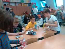 Rozbalování dárků 