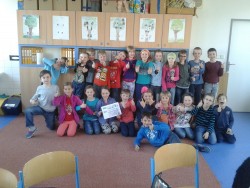 2.B - jarní soutěž ve sběru starého papíru 2016